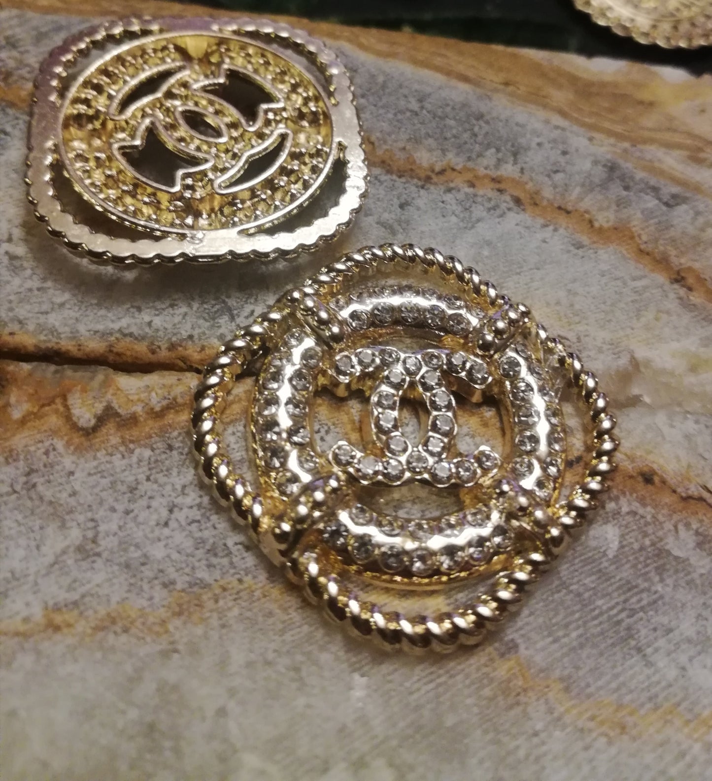 1 Buttons Gold&rhinestones 30 mm