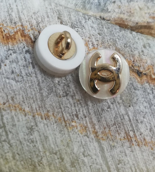 1 button White&gold 10,5 mm