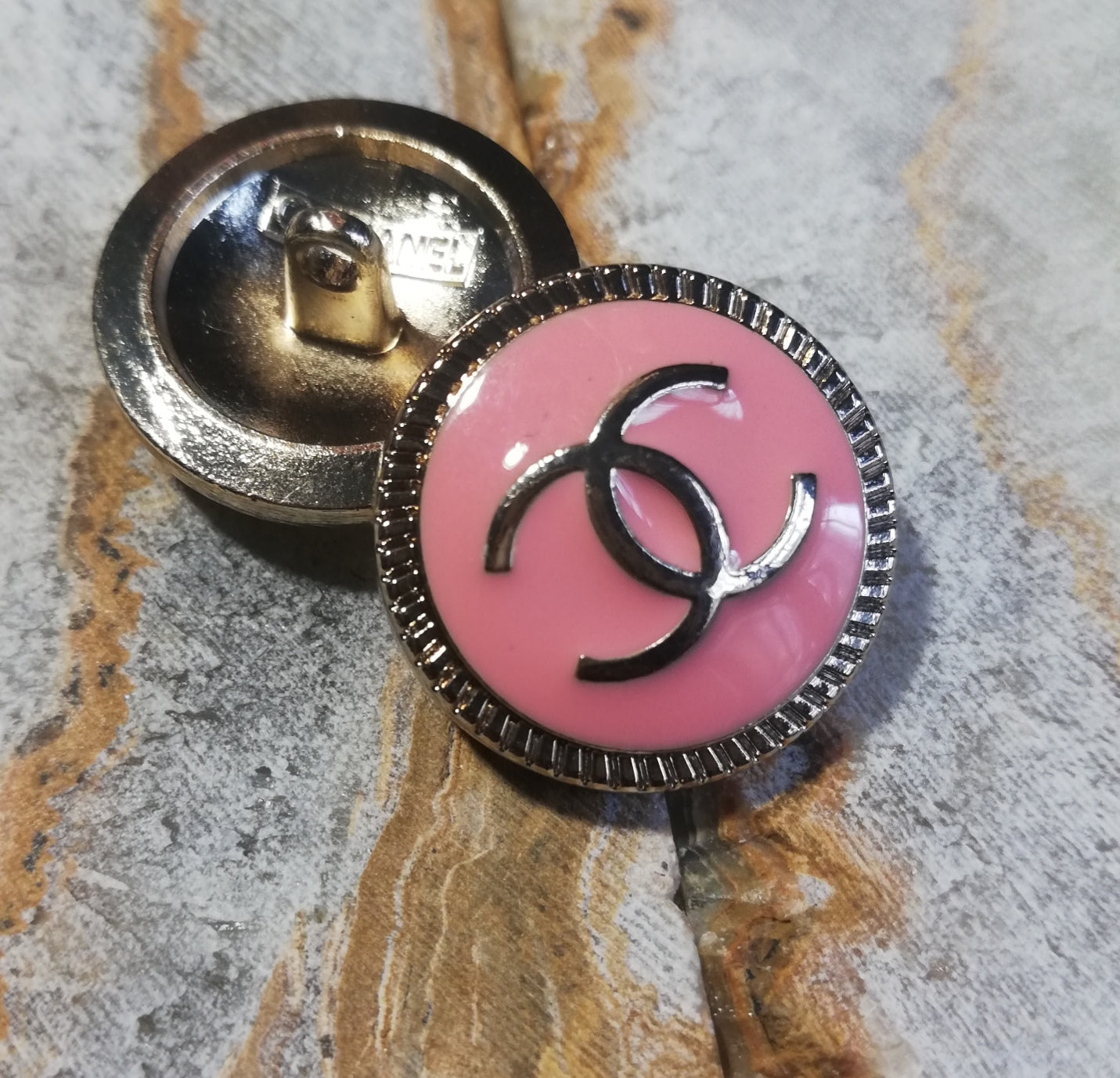 1 Buttons Gold&pink 20 mm