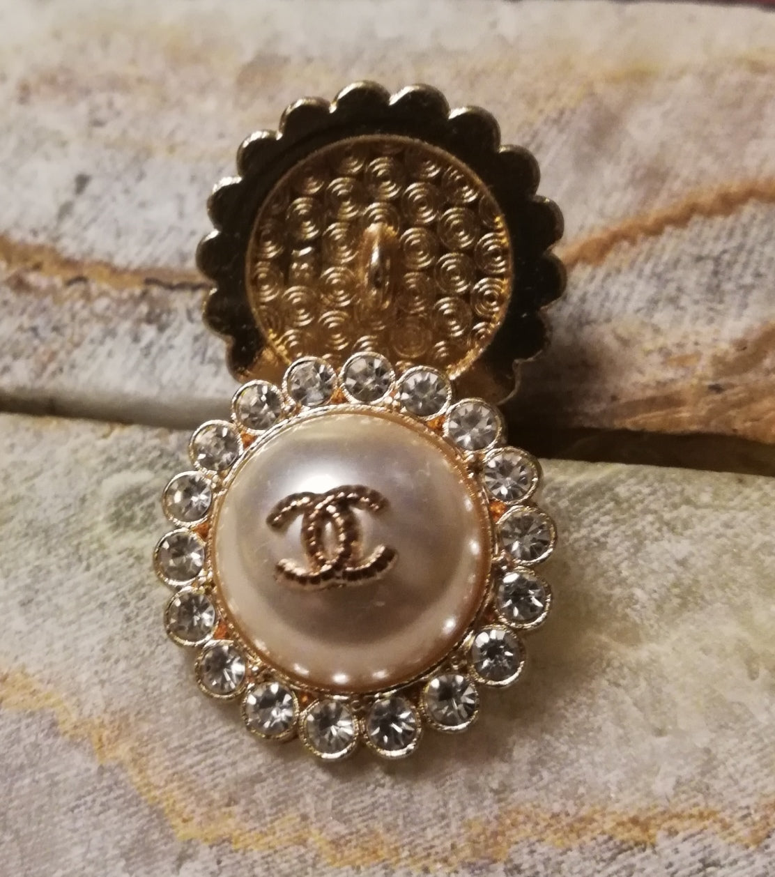 1 Buttons gold&pearl&rhinestones 25 mm