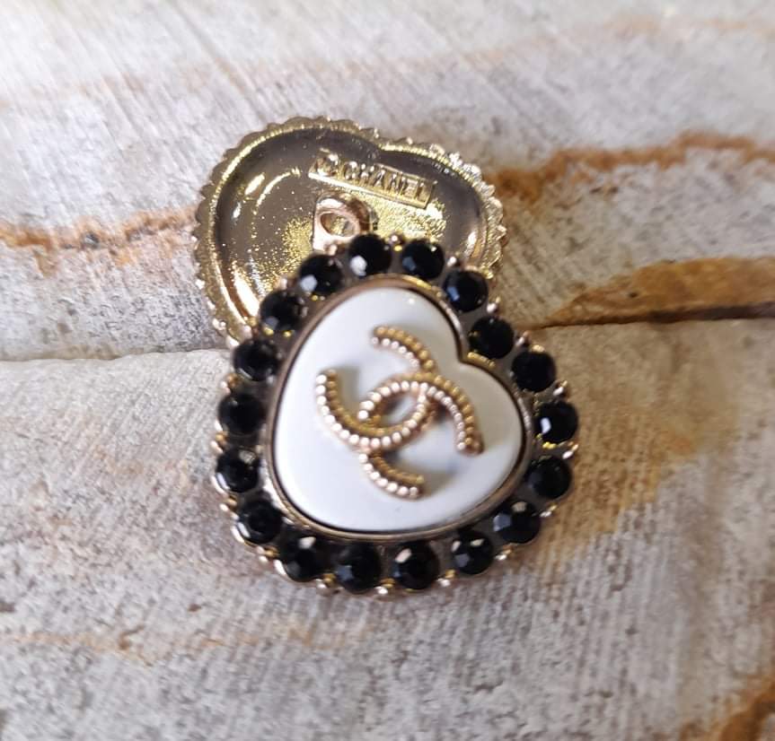 1 buttons gold/white&black rhinestones 22 mm