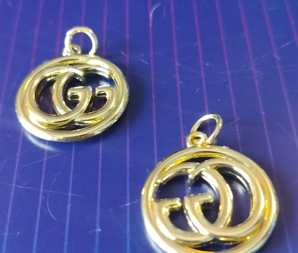 105z. 1 pendants gold 23 mm