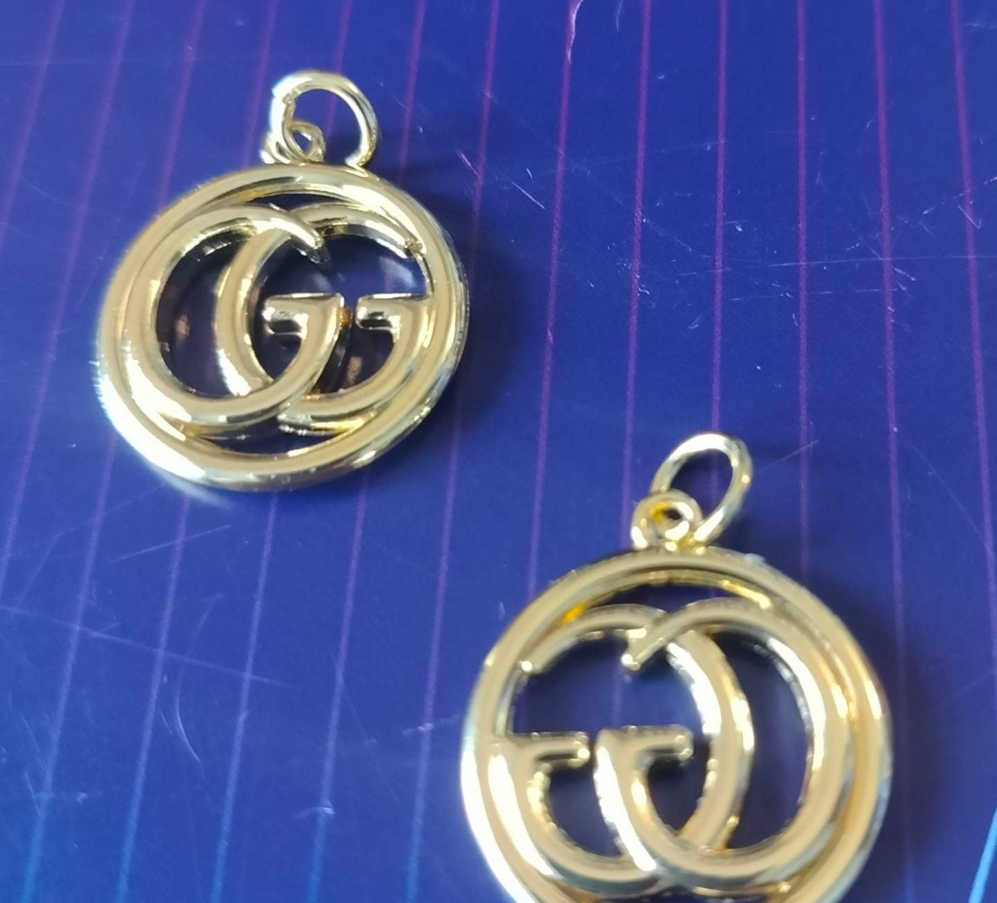 105z. 1 pendants gold 23 mm