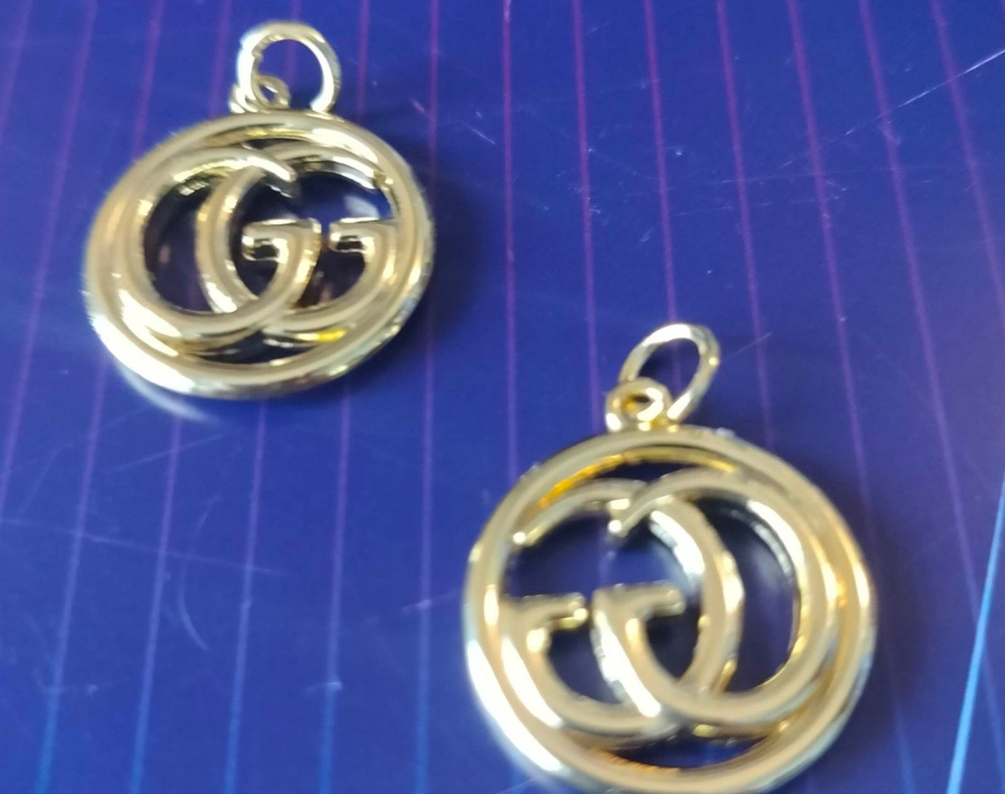 105z. 1 pendants gold 23 mm